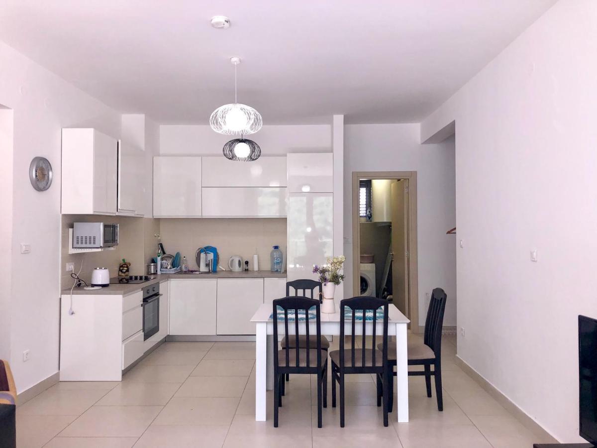 Lavender Bay Apartment D9 Donji Morinj Kültér fotó