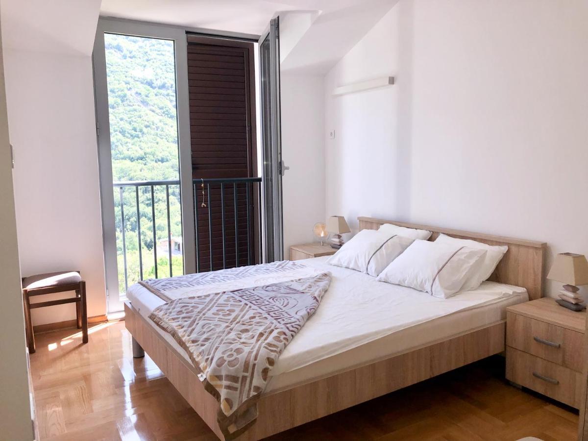 Lavender Bay Apartment D9 Donji Morinj Kültér fotó