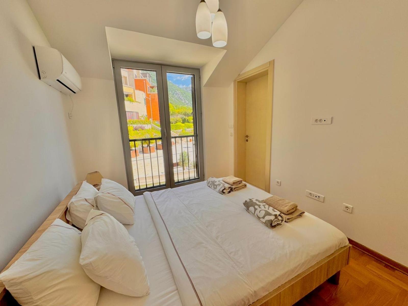 Lavender Bay Apartment D9 Donji Morinj Kültér fotó